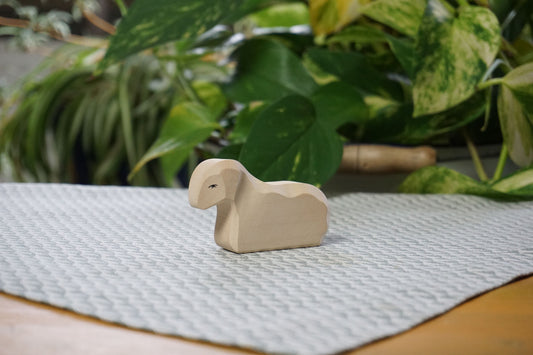 Lamm liegend