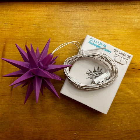 Set: Herrnhutder Sonderedition Miniaturstern 8cm violett mit Batteriehalter