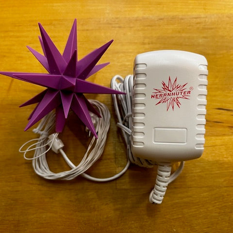 Set: Herrnhutder Sonderedition Miniaturstern 8cm violett mit Netzteil 300mA